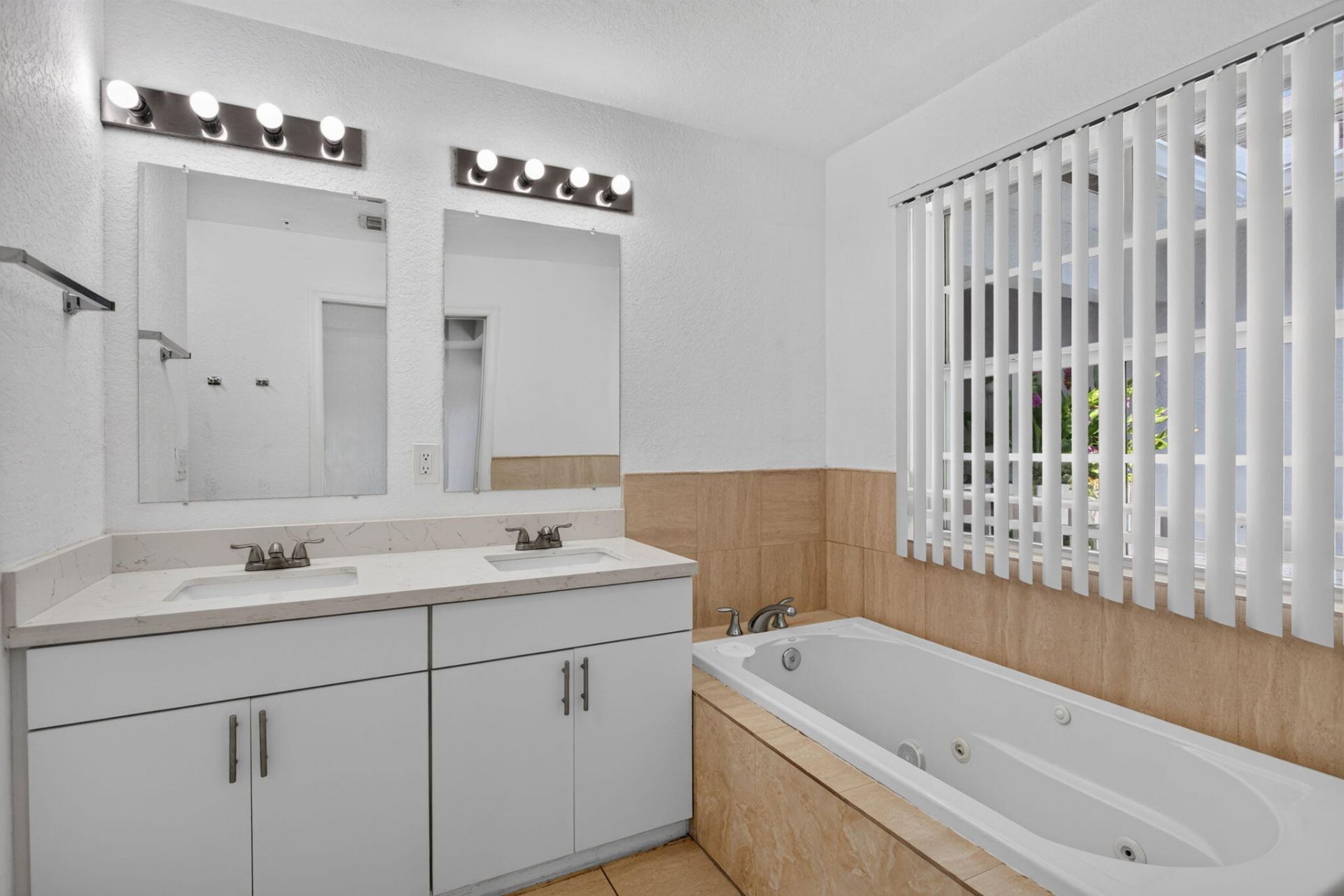 2725 NE 8th Avenue, Unit 112, Wilton Manors, FL 33334 Photo