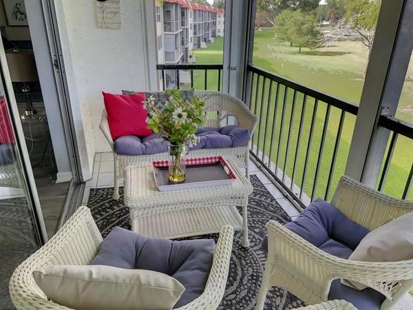 9300 N HOLLYBROOK LAKE Drive S, Unit 304, Pembroke Pines, FL 33025