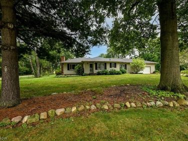 490 Bonshire Road, Akron, OH 44319
