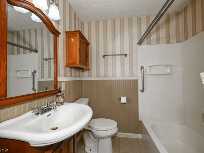 490 Bonshire Road, Akron, OH 44319 Photo 10
