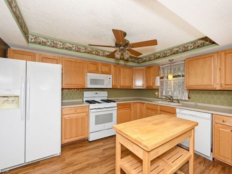490 Bonshire Road, Akron, OH 44319 Photo 4
