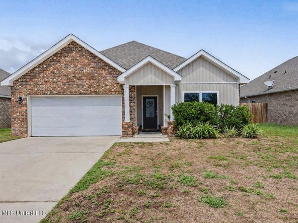 7360 Shearwater Way, Ocean Springs, MS 39564