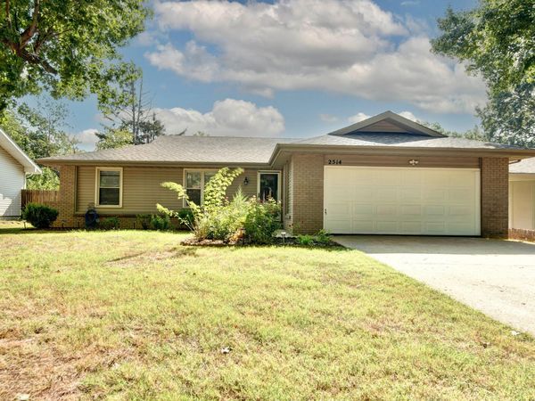 2514 S Weller Avenue , Springfield, MO 65804