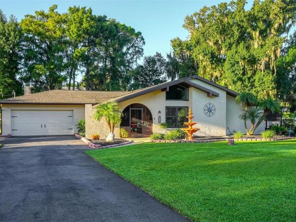 8106 SPRING DRIVE , YALAHA, FL 34797