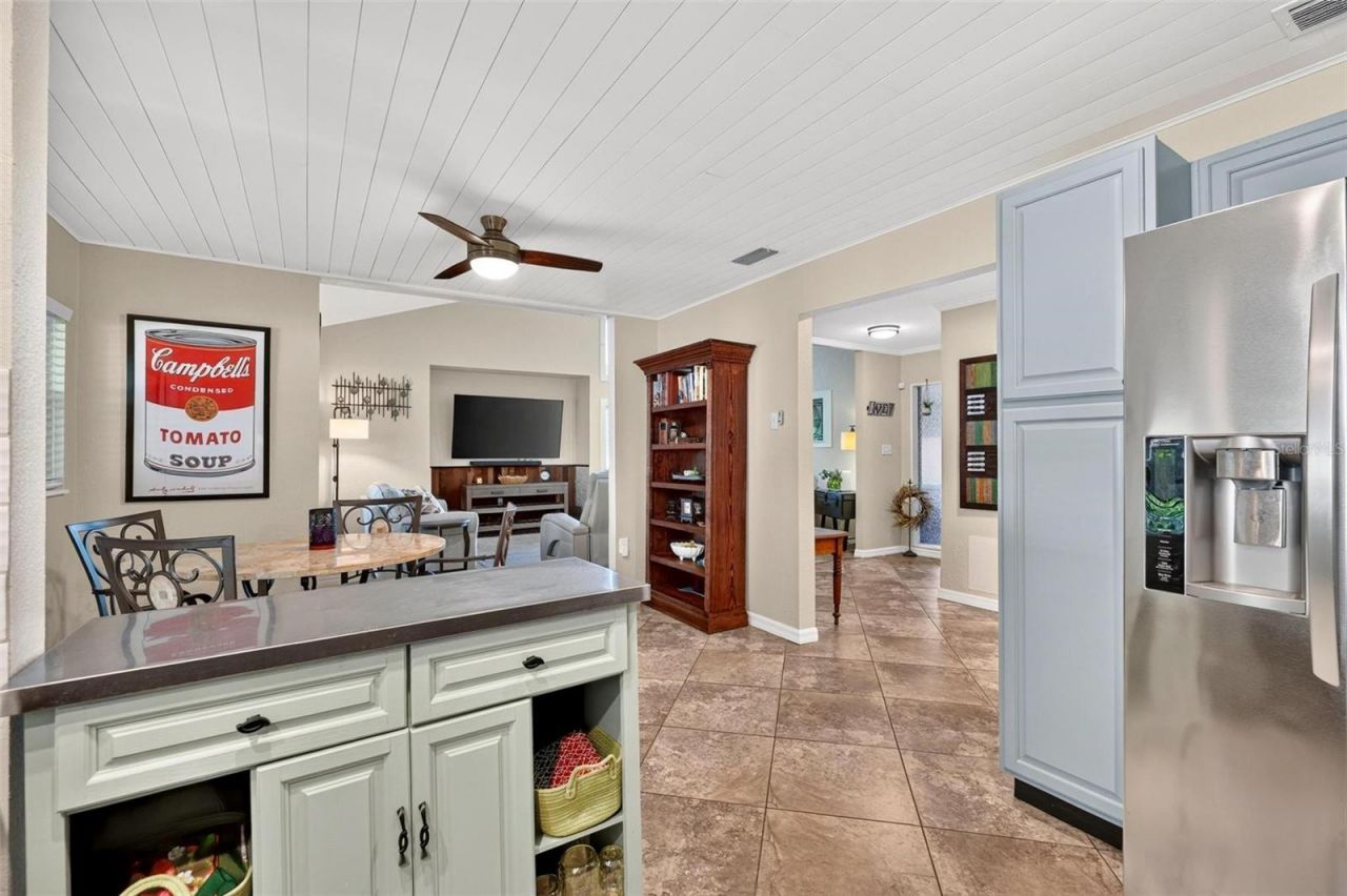 8106 Spring Drive , Yalaha, FL 34797 Photo