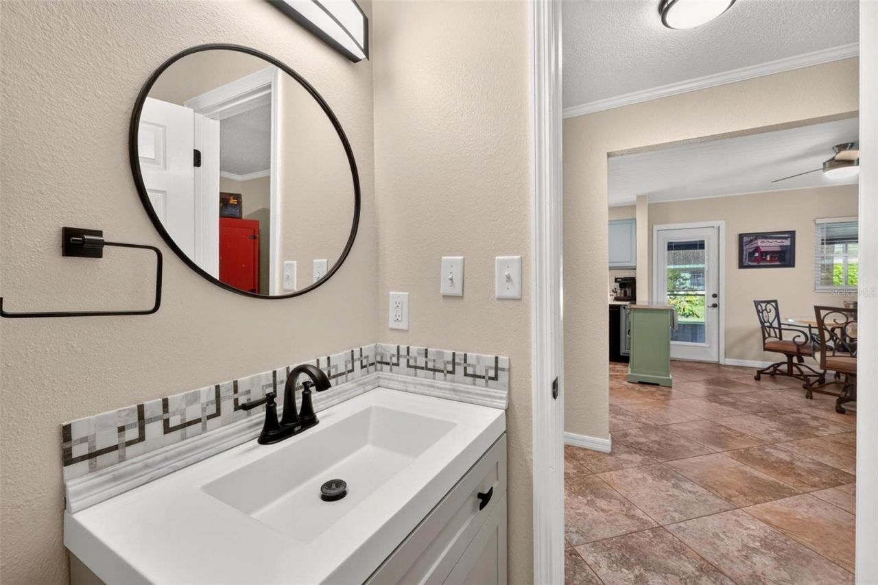 8106 Spring Drive , Yalaha, FL 34797 Photo