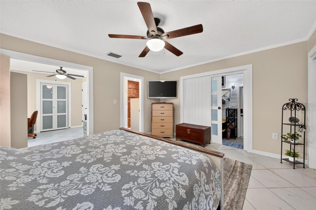 8106 Spring Drive , Yalaha, FL 34797 Photo