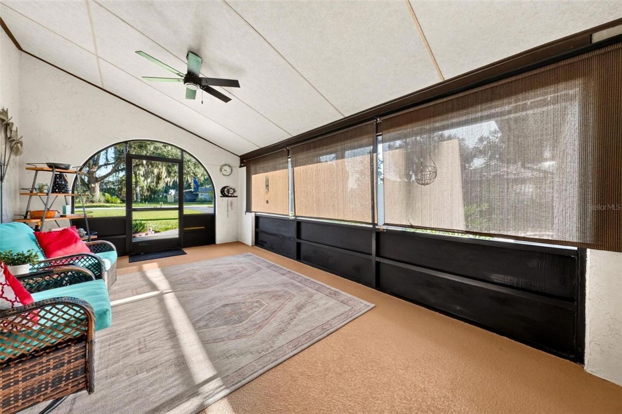 8106 Spring Drive , Yalaha, FL 34797 Photo