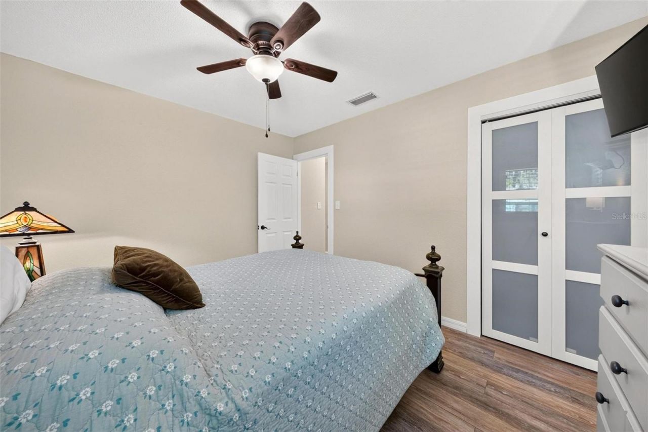 8106 Spring Drive , Yalaha, FL 34797 Photo