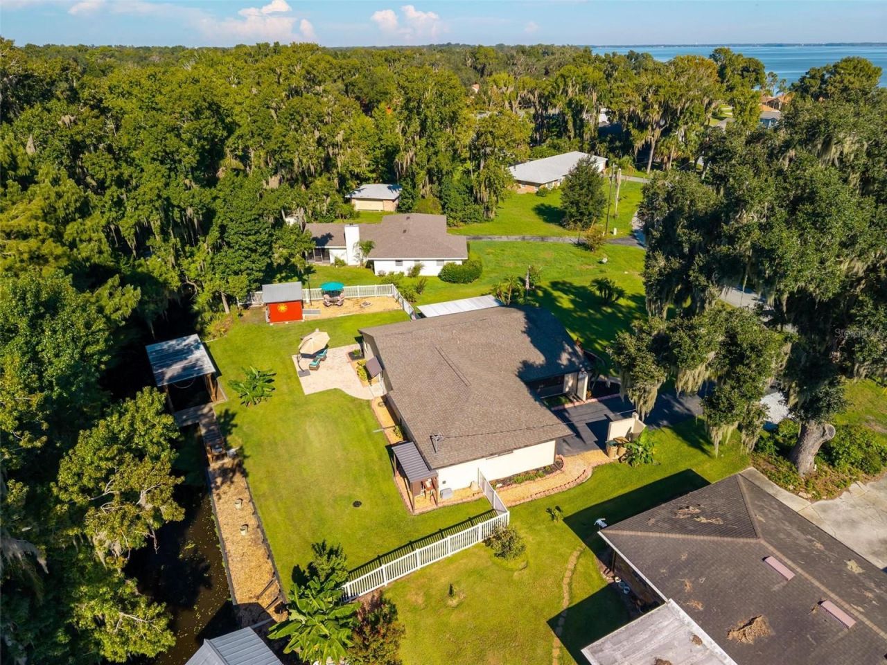 8106 Spring Drive , Yalaha, FL 34797 Photo