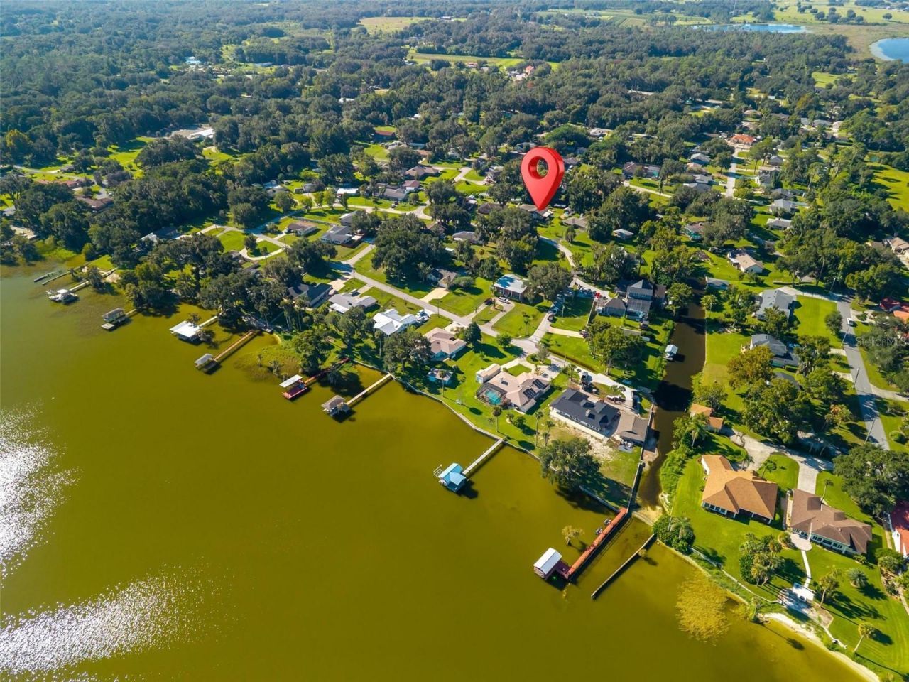 8106 Spring Drive , Yalaha, FL 34797 Photo