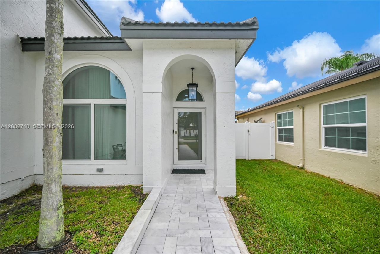 18038 SW 12th Ct , Pembroke Pines, FL 33029 Photo