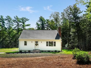 8 Tabor Ln, Rochester, MA 02770