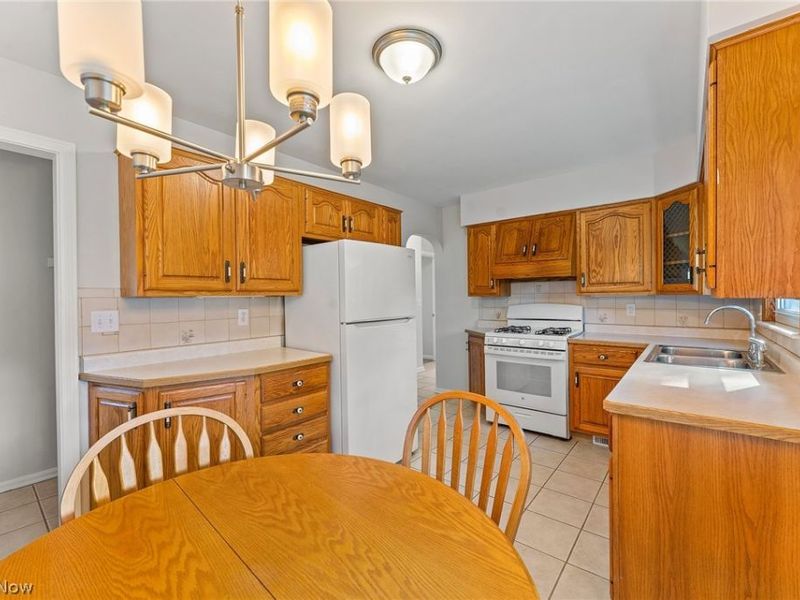 2235 Coral Sea Drive, Youngstown, OH 44511 Photo 8