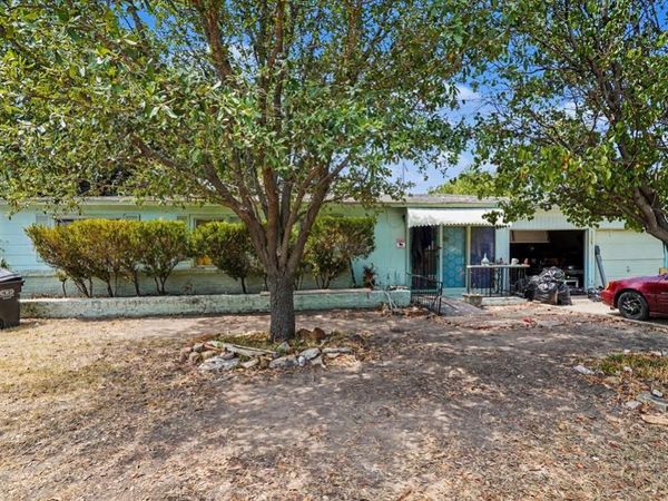 3601 Shawnee Trail , Lake Worth, TX 76135