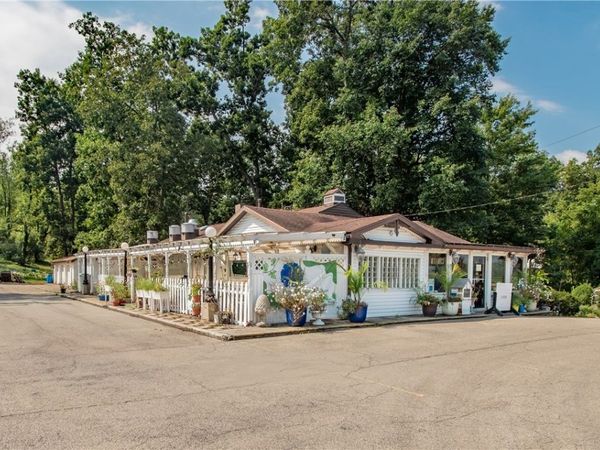 781 New Castle Rd, Butler, PA 16001