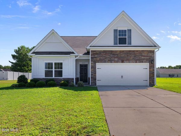 203 Kenison Way , Pikeville, NC 27863