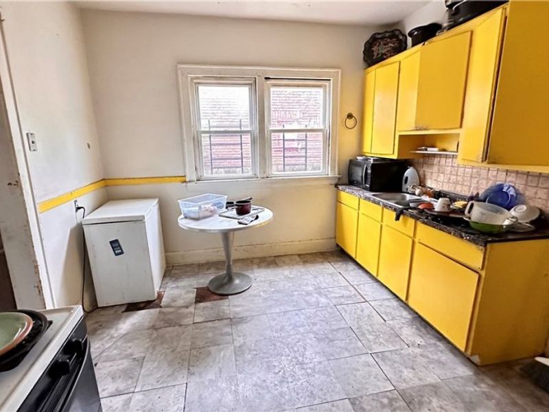 12503 Marston Avenue, Cleveland, OH 44105 Photo 13
