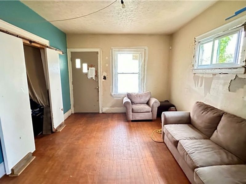 12503 Marston Avenue, Cleveland, OH 44105 Photo 9