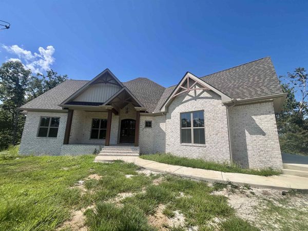 200 DALTON CV, Savannah, TN 38372