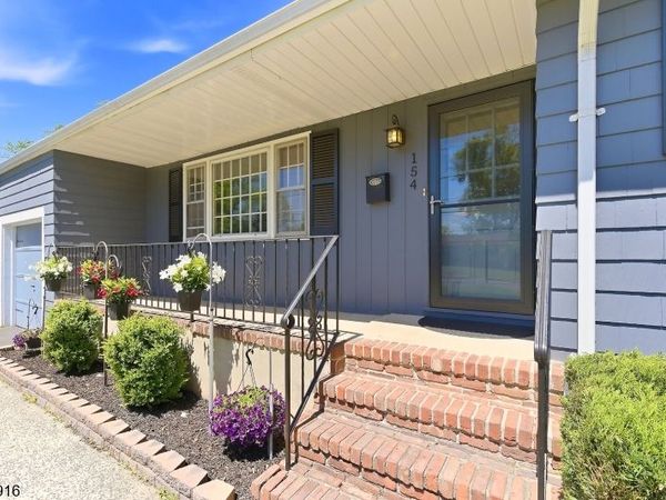154 Mulberry Ln, Middlesex, NJ 08846