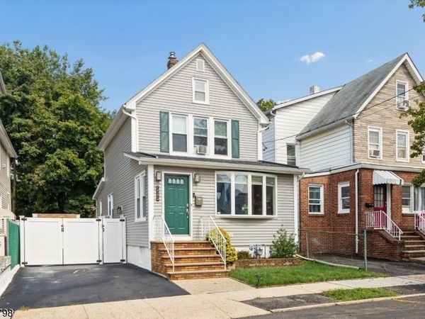 535 Freeman St, Lyndhurst, NJ 07071
