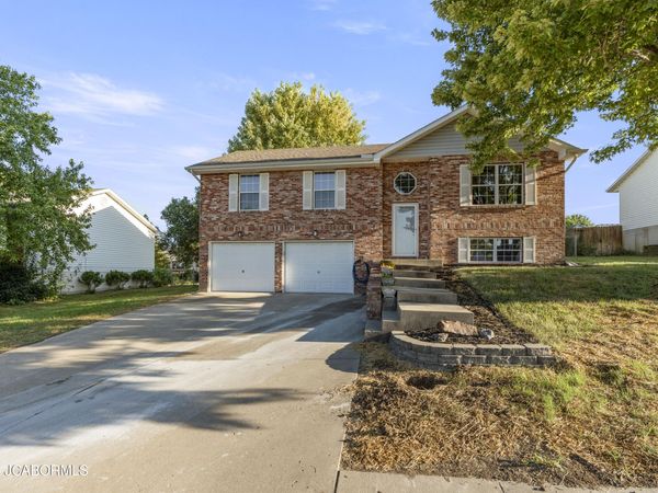 3912 BUCKINGHAM , Jefferson City, MO 65109