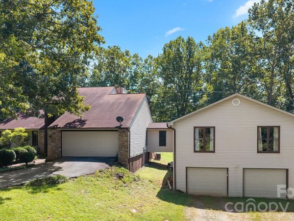 40 Country Bear Lane , Flat Rock, NC 28731