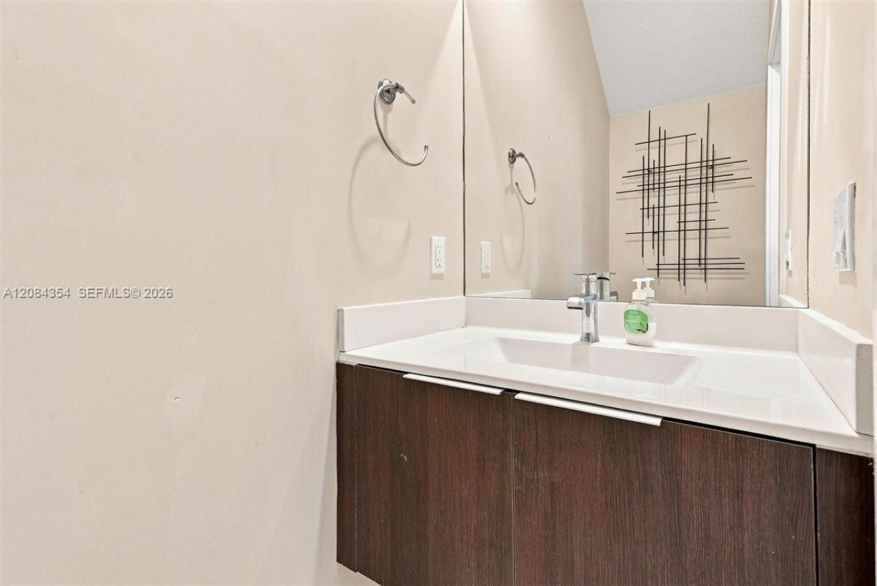 10455 NW 82nd St, Unit 10, Doral, FL 33178 Photo