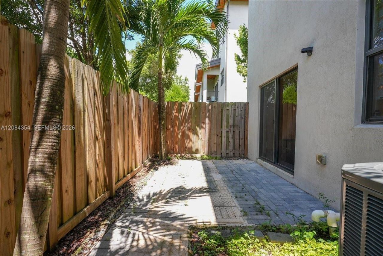 10455 NW 82nd St, Unit 10, Doral, FL 33178 Photo