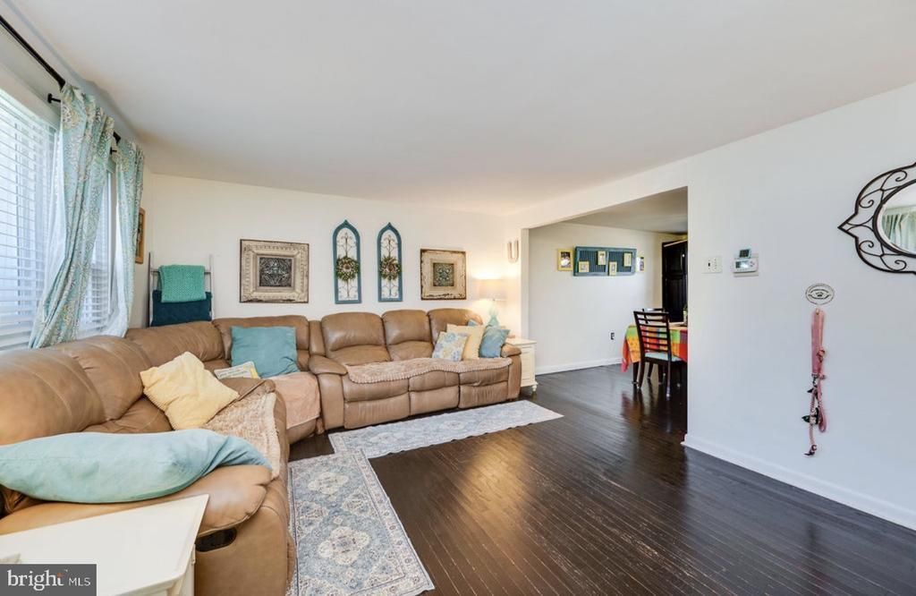 225 S 4TH AVENUE, READING, PA 19611