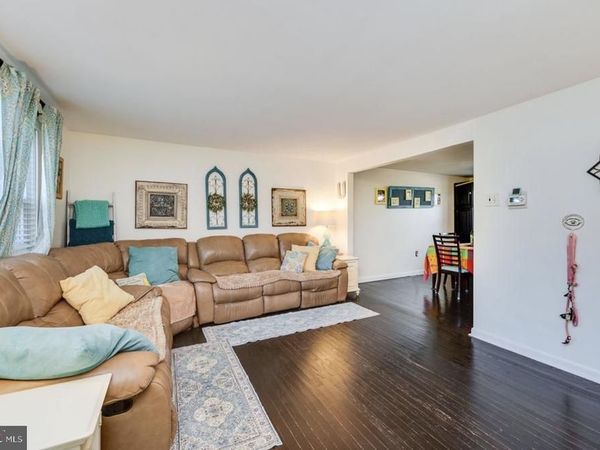 225 S 4TH AVENUE, READING, PA 19611