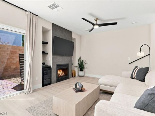 232 Friendly Court , Henderson, NV 89052