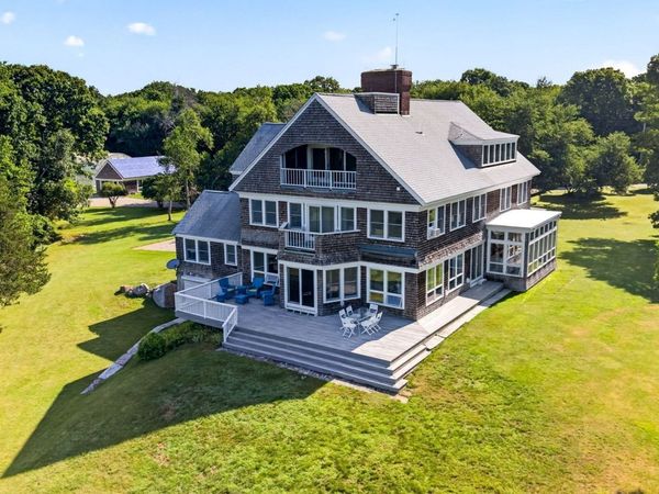 1069 Horseneck Rd, Westport, MA 02790