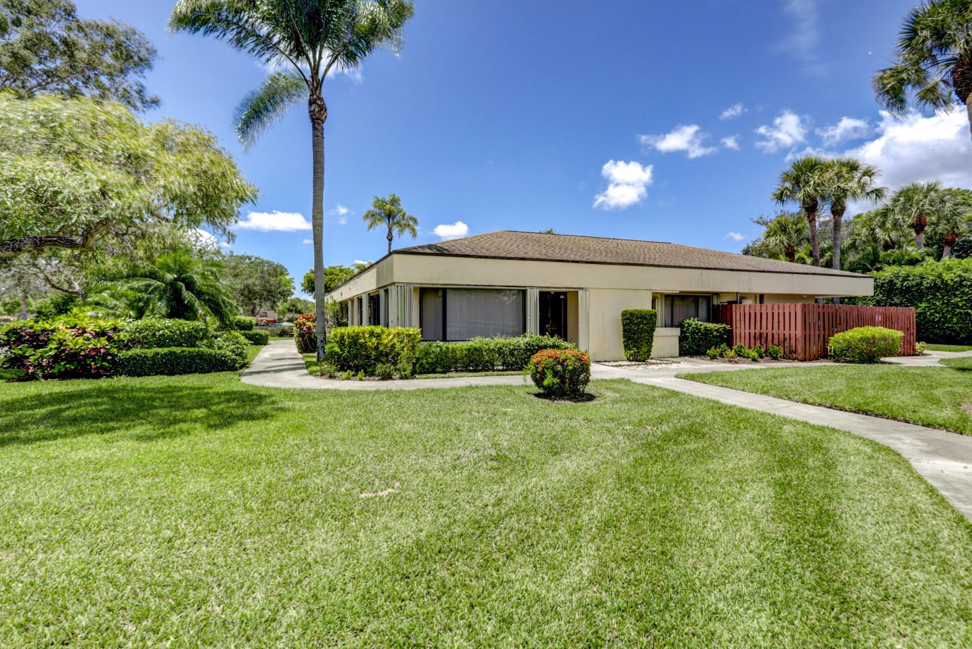 2910 SW 22nd Circle, Unit 212d, Delray Beach, FL 33445 Photo