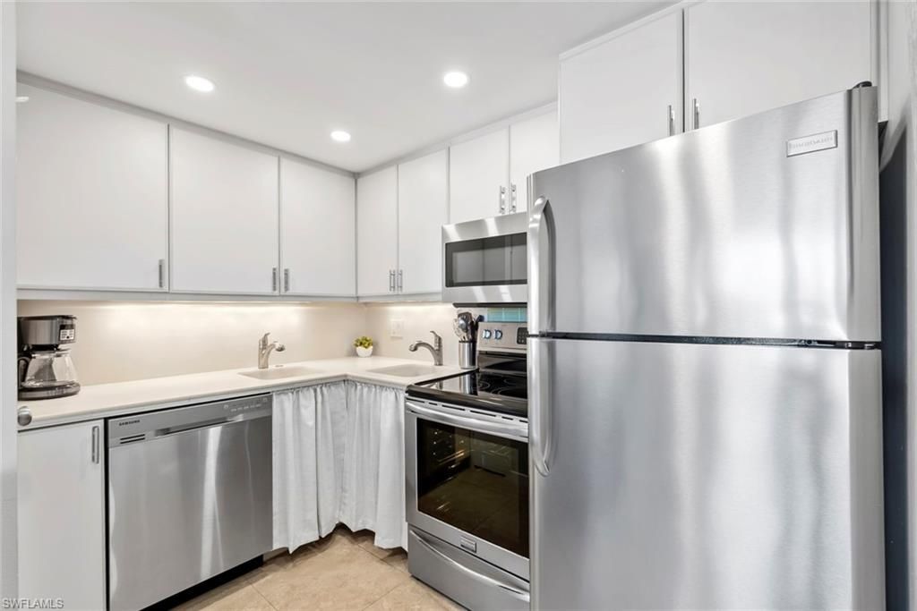 180 Seaview Ct, Unit 314, Marco Island, FL 34145 Photo