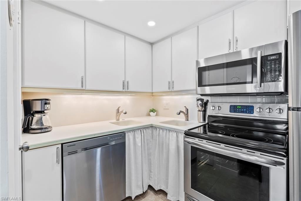 180 Seaview Ct, Unit 314, Marco Island, FL 34145 Photo