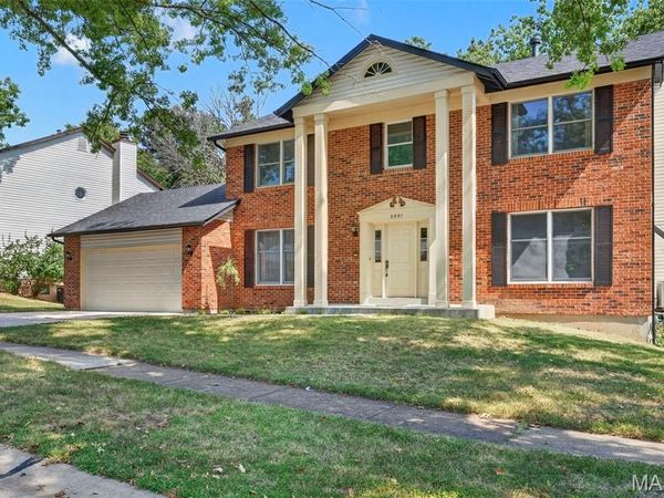 2851 Spring Water Drive, St Louis, MO 63129