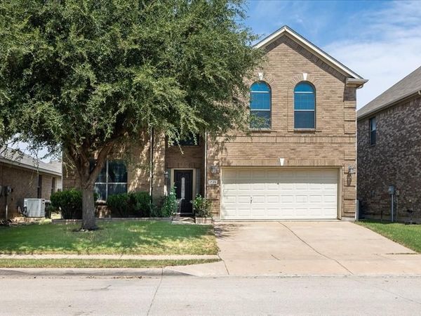 1725 Birds Eye Road , Fort Worth, TX 76177