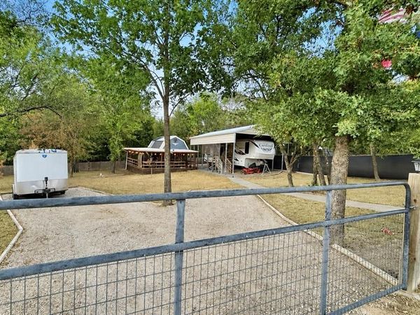 165 Waterfront Row , Quitman, TX 75783
