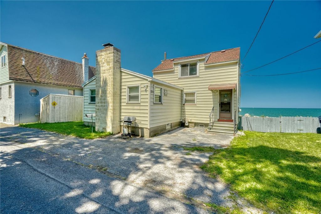 374 Lake Road, Webster, NY 14580 Main Photo