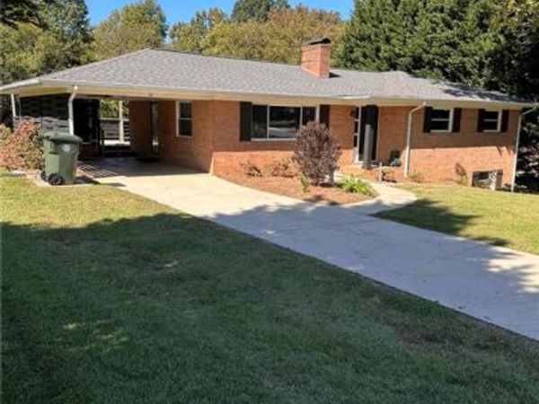 111 Bell Drive, Thomasville, NC 27360