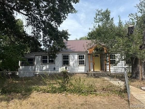 286 Polk Street , Lebanon, MO 65536