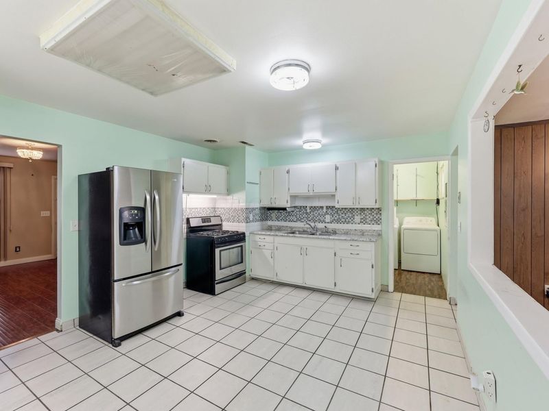 177 Redmond Road, Columbus, OH 43228 Photo 8