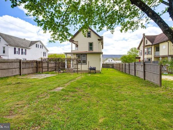 1947 E GRAND AVENUE, TOWER CITY, PA 17980