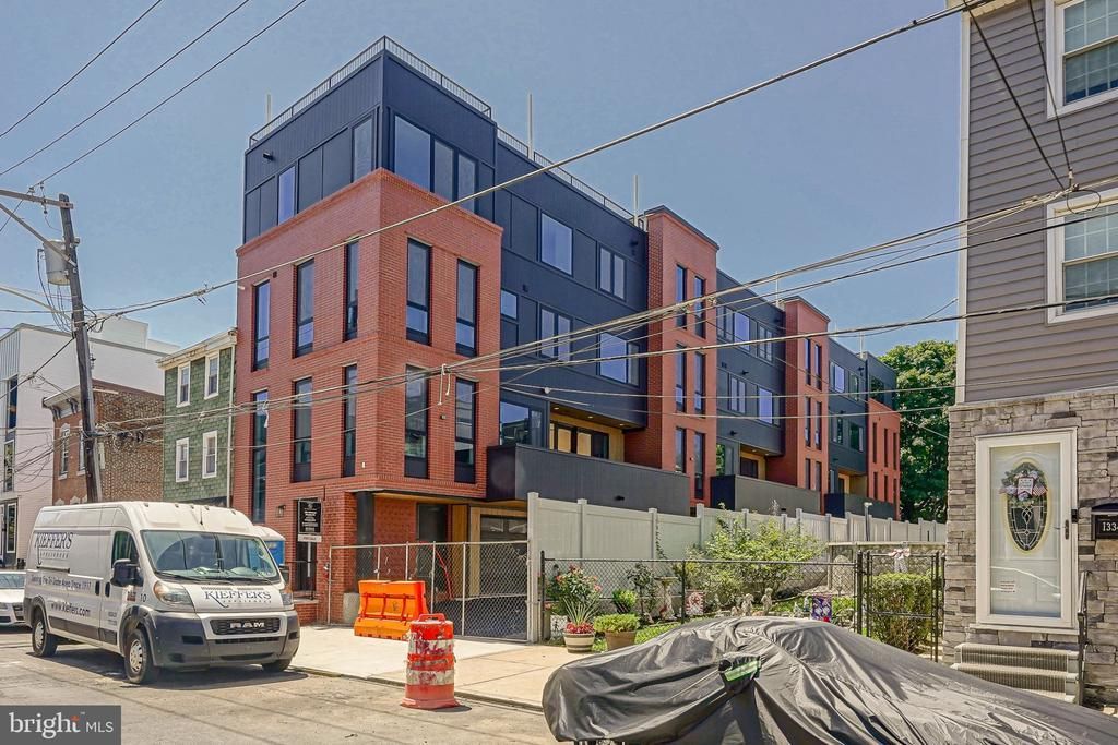 1328 E BERKS STREET , PHILADELPHIA, PA 19125