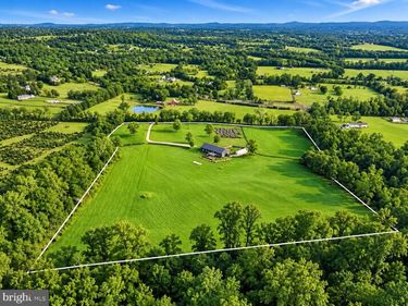 34266 WILLIAMS GAP ROAD , ROUND HILL, VA 20141