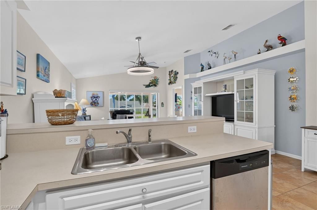 4041 SE 11th Pl , Unit 207, Cape Coral, FL 33904 Photo