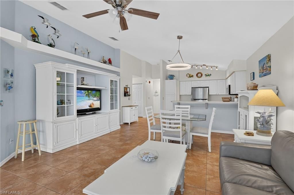 4041 SE 11th Pl , Unit 207, Cape Coral, FL 33904 Photo