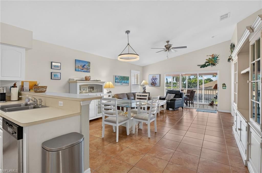 4041 SE 11th Pl , Unit 207, Cape Coral, FL 33904 Photo